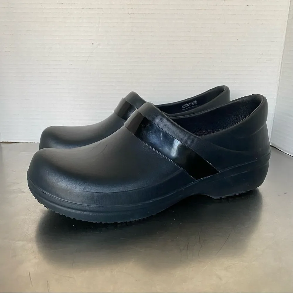 Crocs Lock Clogs Size 11 Women's Black Slip Resistant Work Shoes Nursing Chef